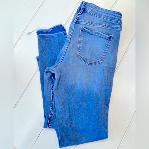 Old Navy Rockstar Jeans - Picture 2 of 3